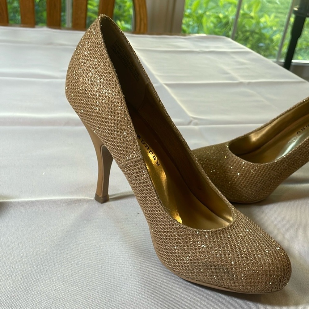 💕 3/$50 BUNDLE Chinese Laundry Honey Glitter Gold Nightlight Pump - Picture 6 of 17